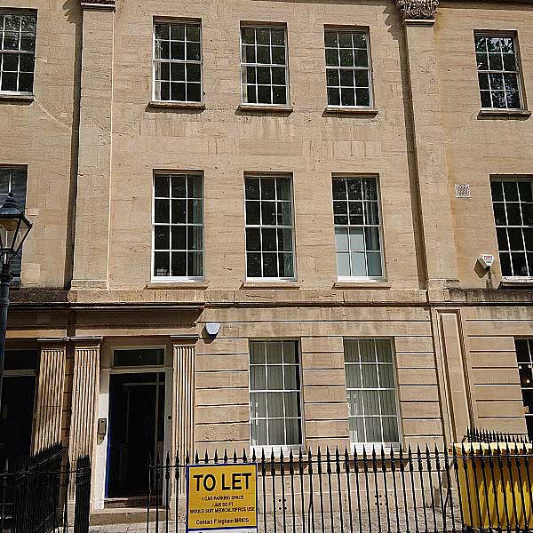 4 Queen Square, City Centre